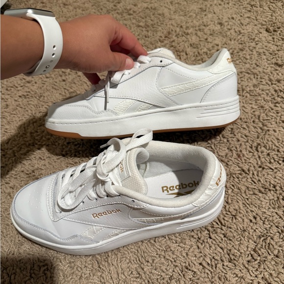 EUC Reebok shoes color white and gold letters - Picture 5 of 8